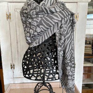 Women's Dark & Light Gray Animal Print Long Scarf w/Fringe